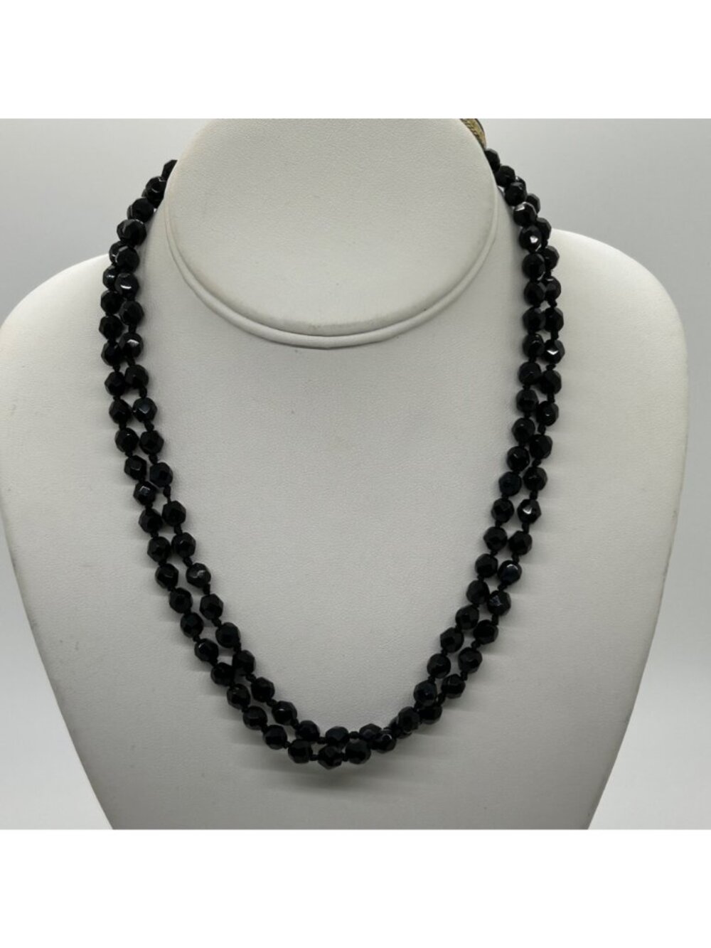 Vintage Glass Beaded Necklace Black Handknotted With Gold-Tone Oval Clasp 1950 - - Picture 5 of 13